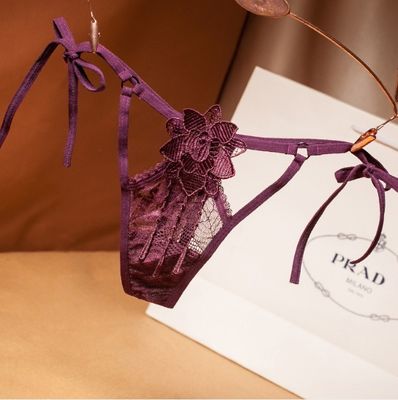 叉G -ひもの女性下着のパンティーの刺繍の女性のセクシーなパンティー