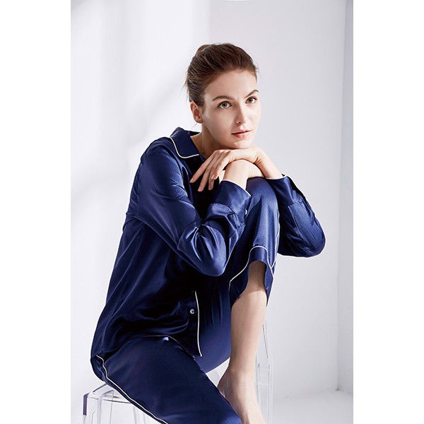 通気性の女性の膚触りがよいパジャマの寝間着の女性絹のNightwear 70cmの長さ